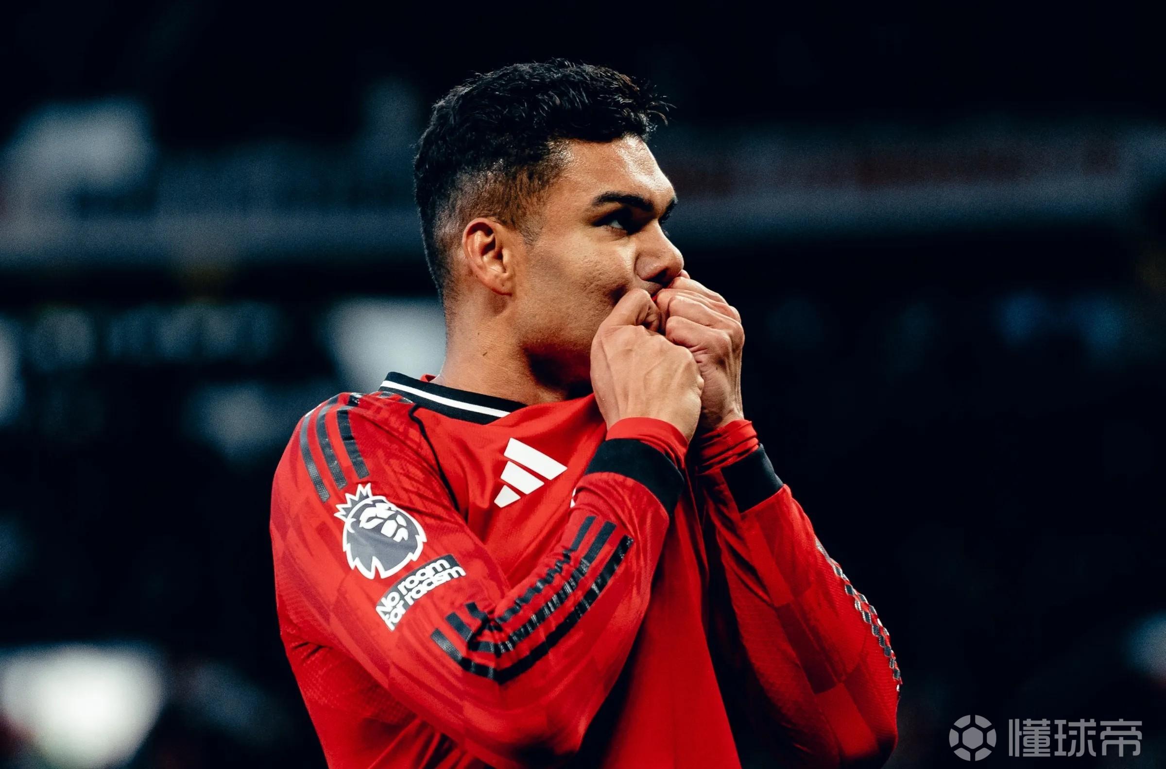 卡塞米罗vs小蜜蜂数据：18次对抗获胜16次，11次抢断9次解围