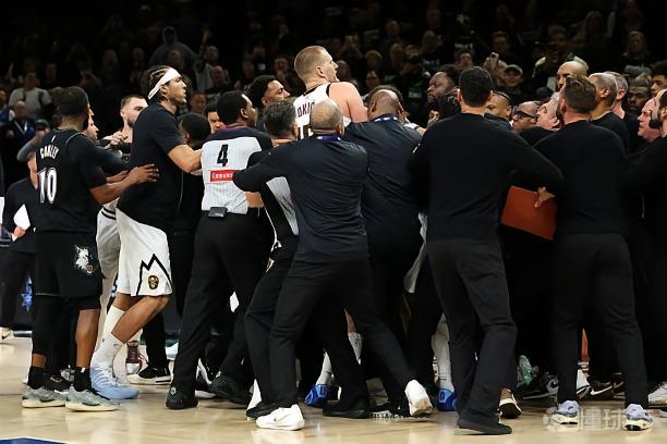 唇语解读师解析掘狼冲突：约基奇质问麦丹后被嘲讽是软蛋