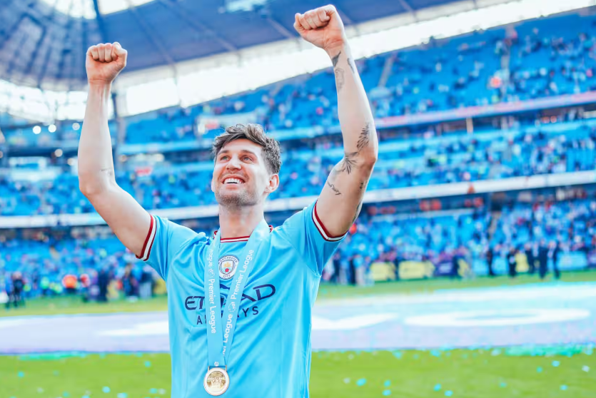 斯通斯今夏将告别曼城，结束十年辉煌蓝月生涯