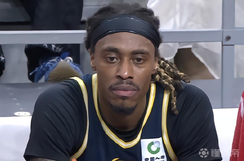 记者：萨姆纳受伤对广东打击太大，麦考尔太吃球权与球队不适配