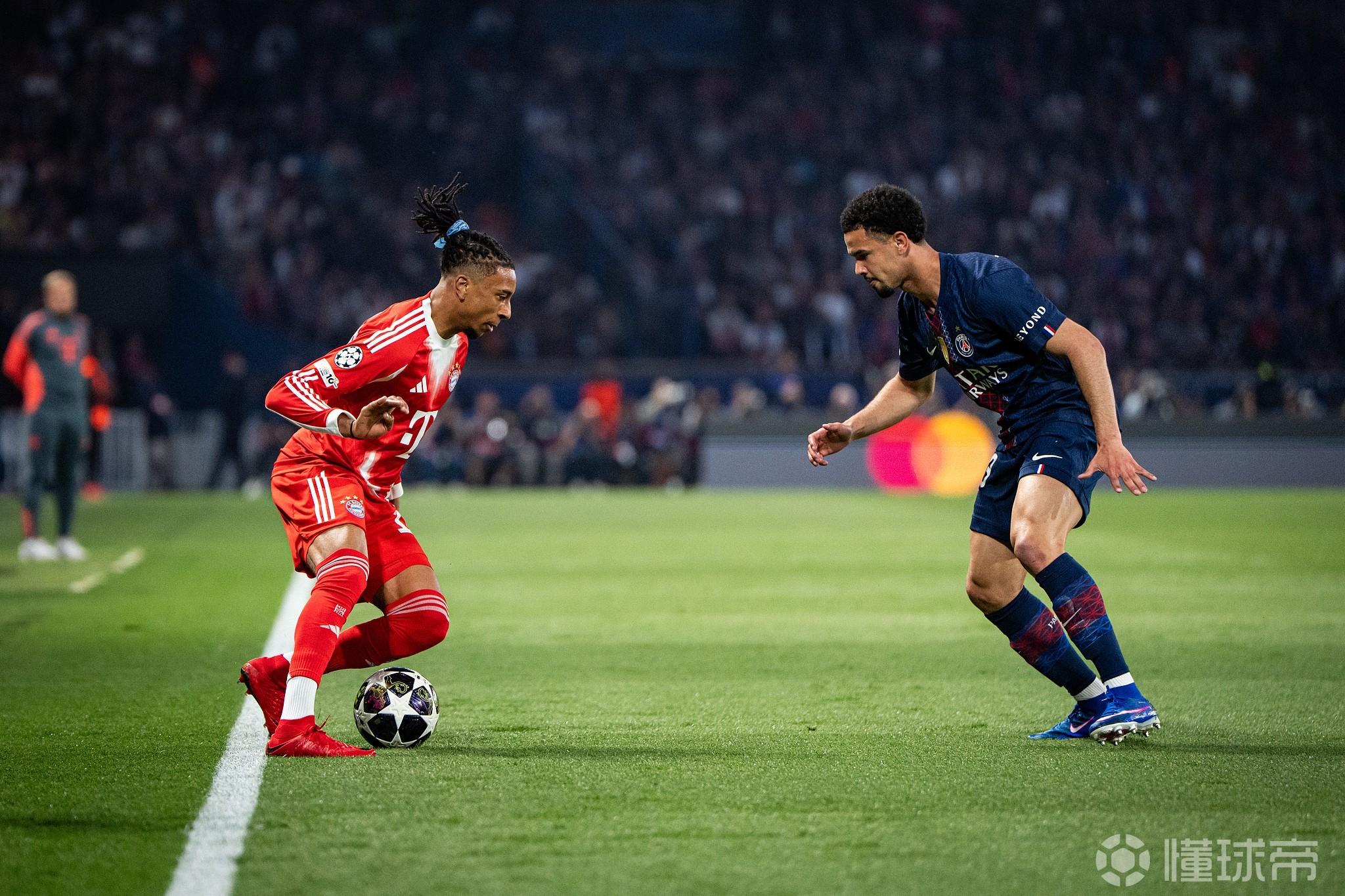 实名羡慕，阿森纳跟队在观看巴黎vs拜仁的半场后感叹：太精彩了