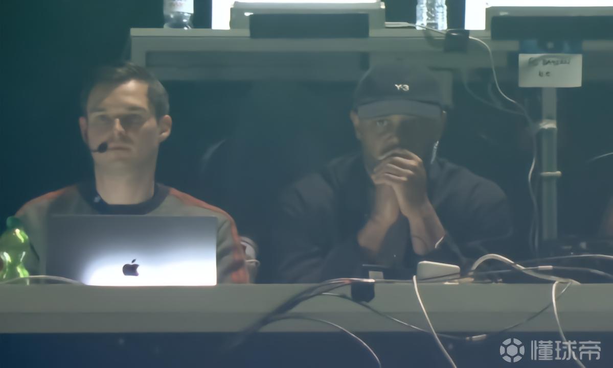 拜仁队史第二次欧冠单场丢了5球，上一次是在1995年