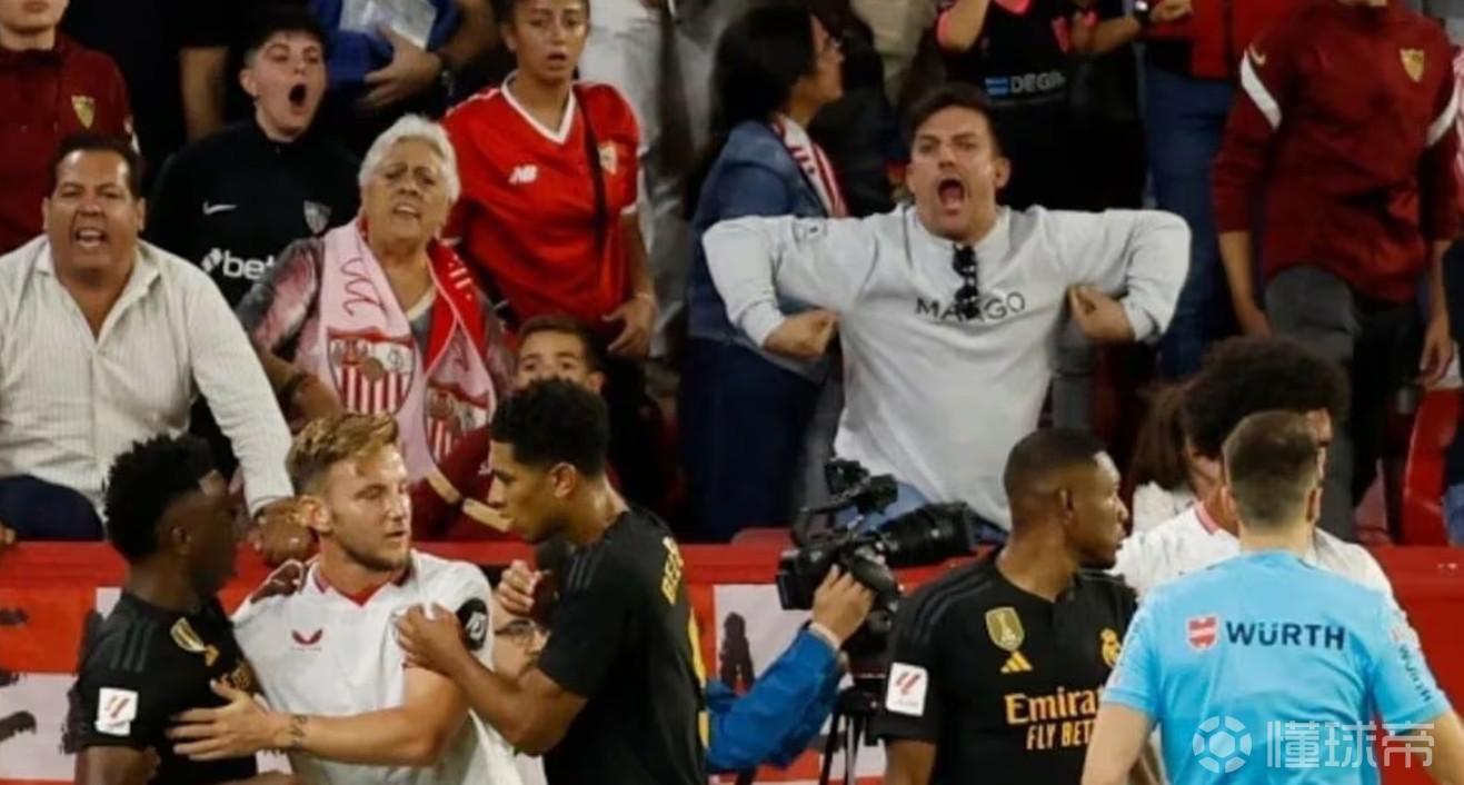 阿斯：辱骂维尼修斯“猴子”案被推迟，该球迷将被判1年9个月