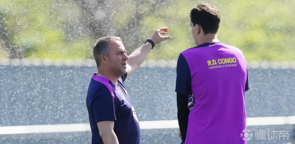 西媒：什琴斯尼开玩笑想登场，弗里克严肃令其坐下