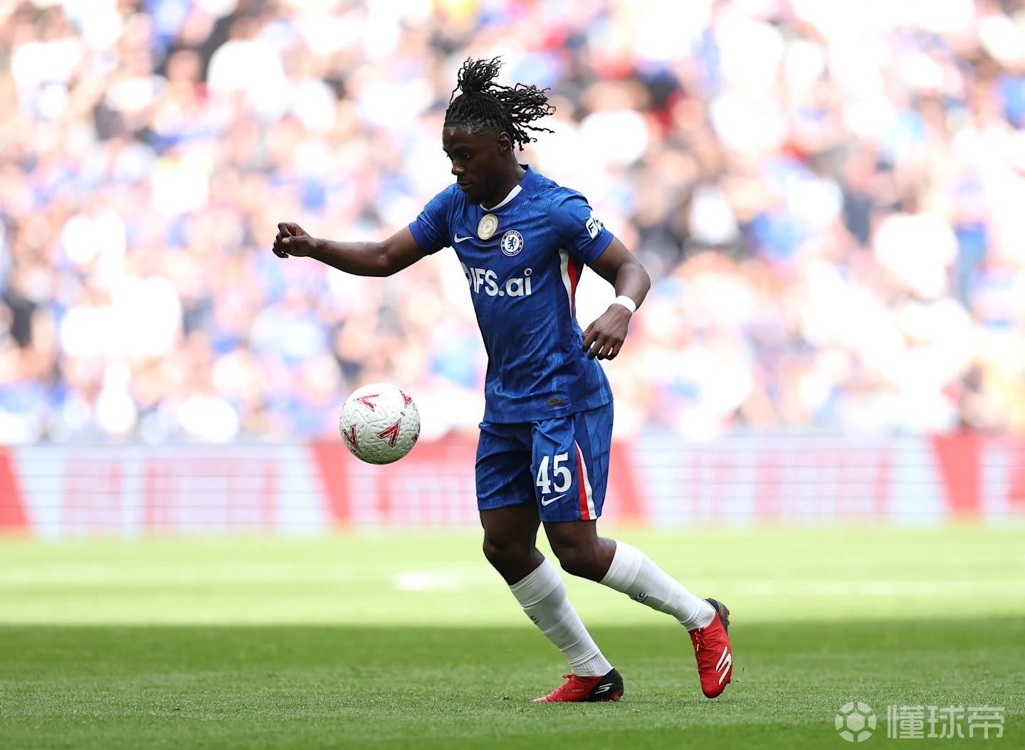 拉维亚：恩佐对我们很重要，全队都认可他为球队所做的一切