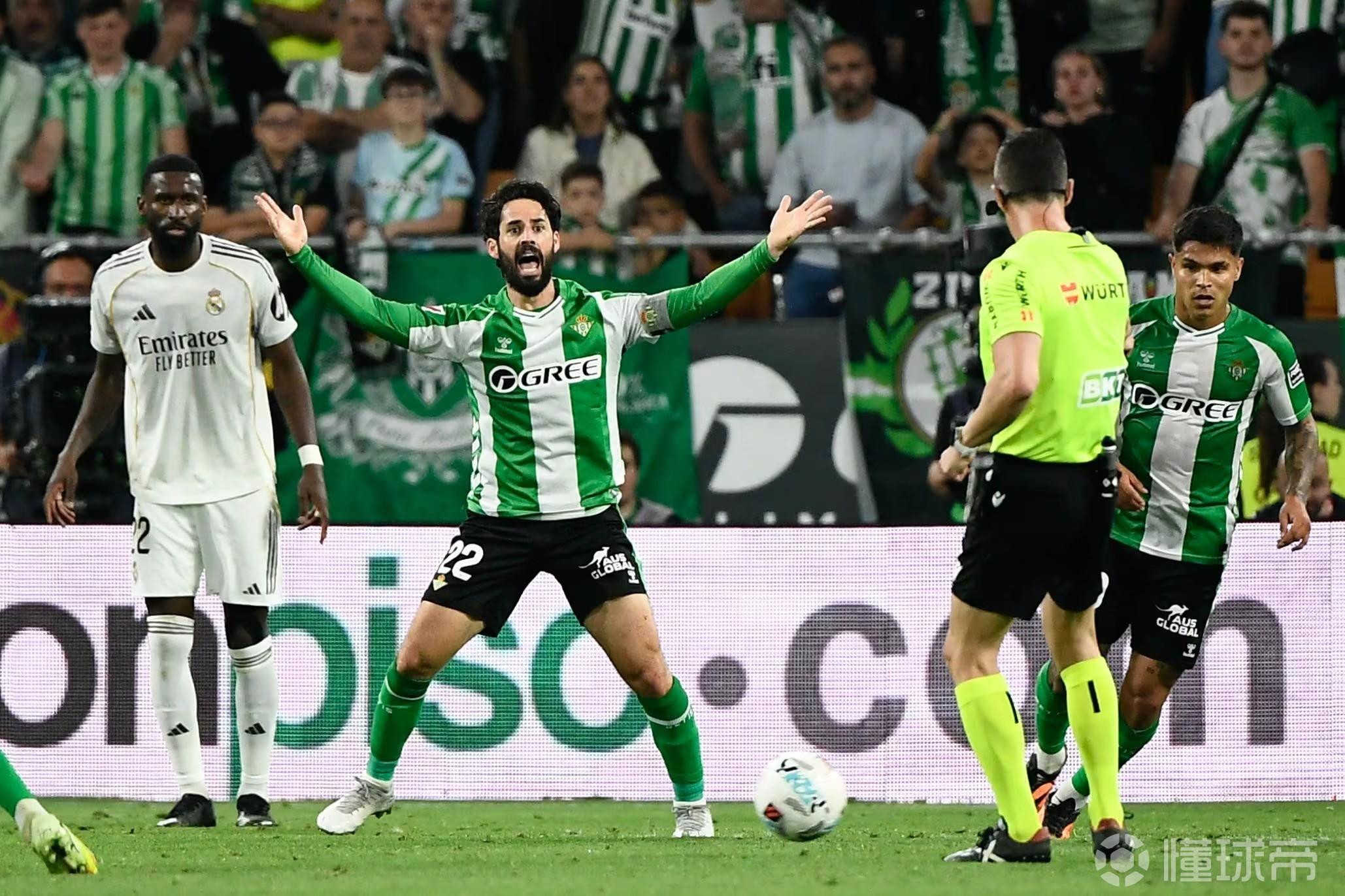 伊斯科：我现在还没有完全恢复，训练和比赛都要靠药物支撑