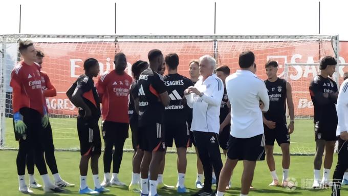 葡媒：被换下后发生争执，卢克巴吉奥已经向穆帅和全队道歉