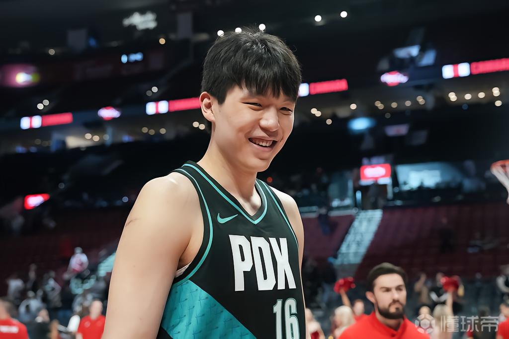 杨瀚森NBA新秀赛季表现：共得到95分66篮板，单场最高得到9分