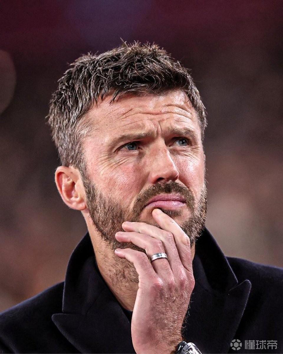 记者：曼联开展选帅，卡里克和其他候选人一样要进行正式面试