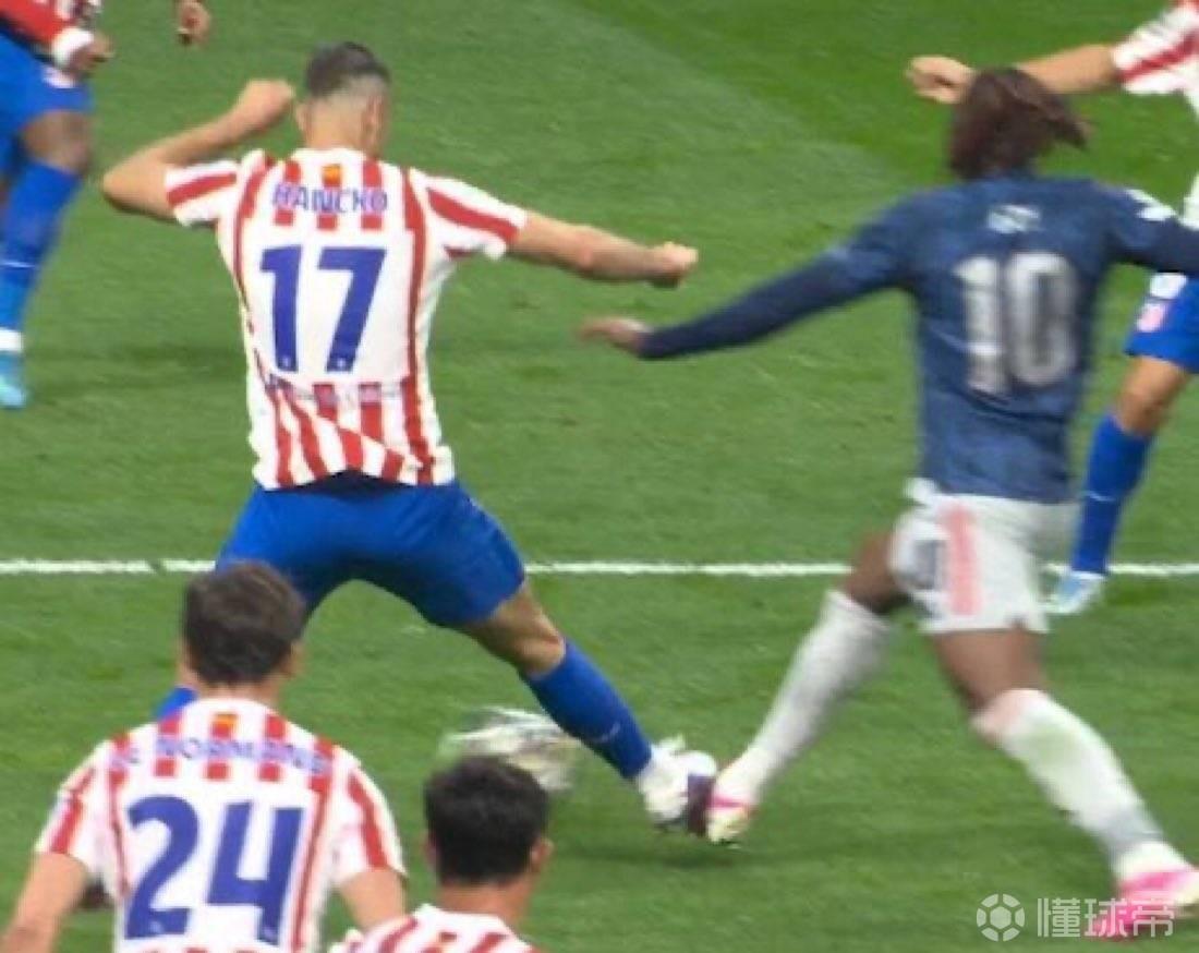 不满点球被取消，枪手名伊恩-赖特发文：换主队就给点球了