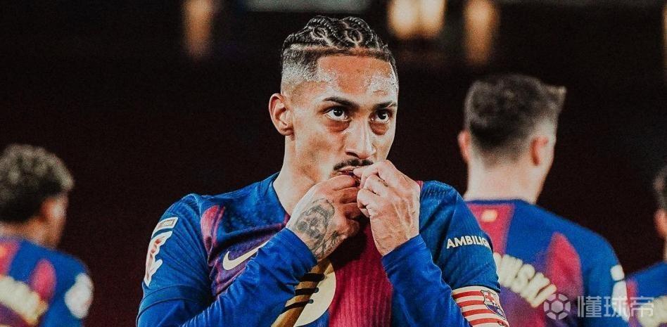 记者：拉菲尼亚再次引起沙特球队兴趣，但球员暂未考虑离队