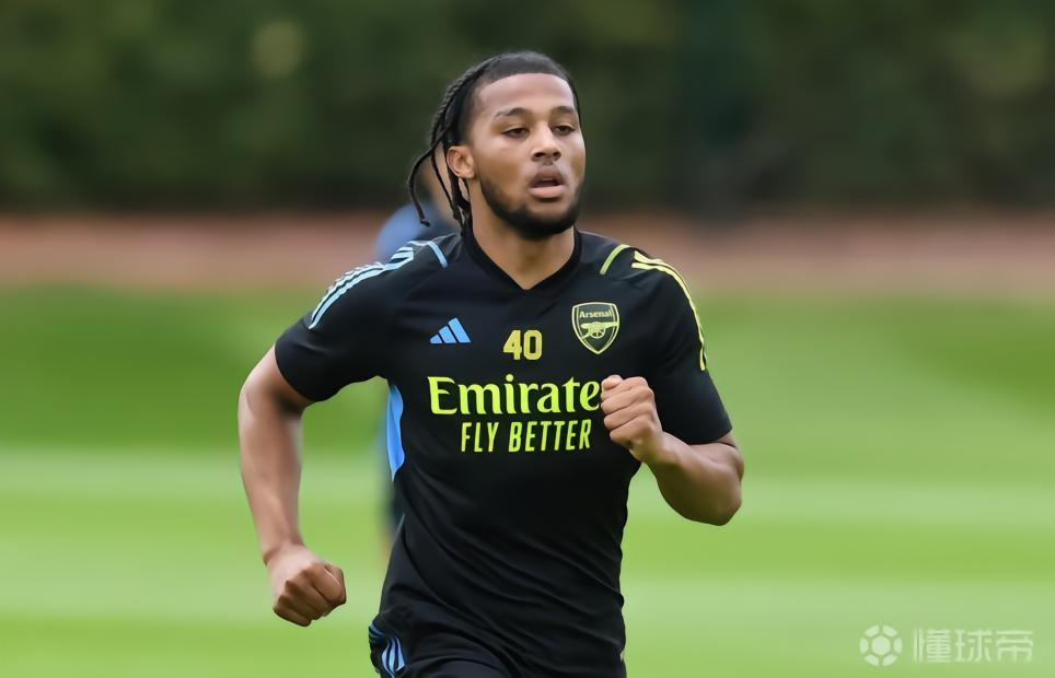 前阿森纳青训球员班代拉重返科尔尼基地训练，他在寻找新球队
