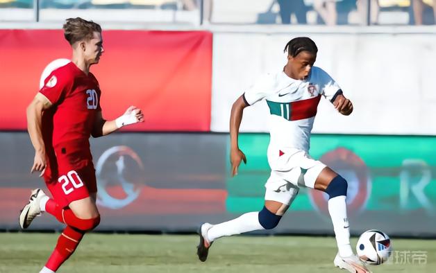 安哥拉主帅希望说服卡多佐-瓦雷拉为他们出战；该球员被巴萨长期关注