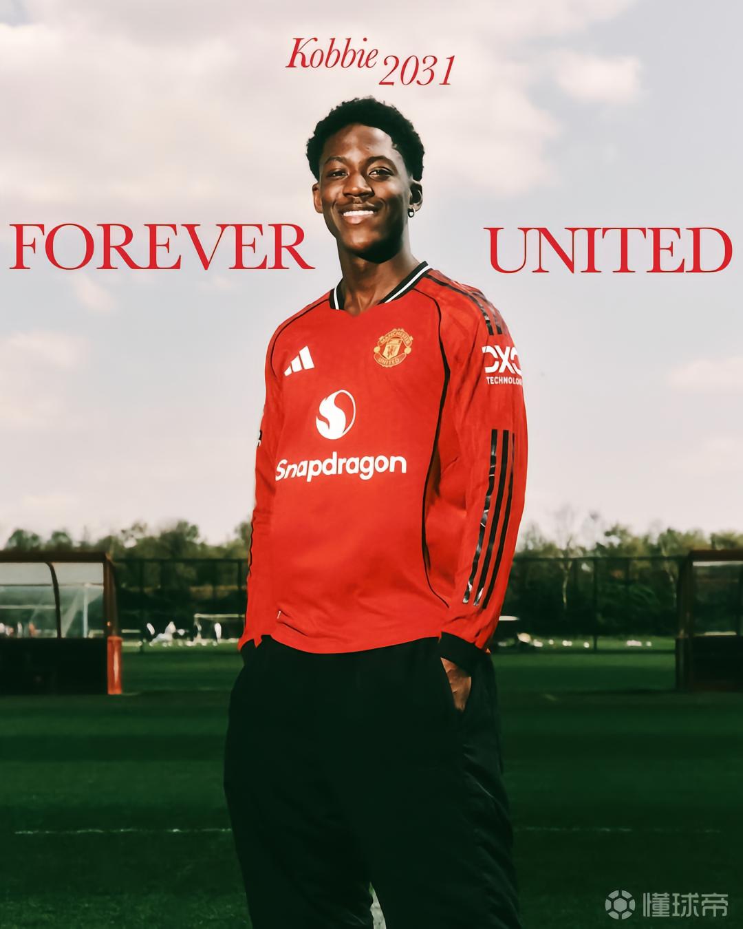 梅努社媒晒照发文：很自豪能续约五年，很感恩能称这里为家