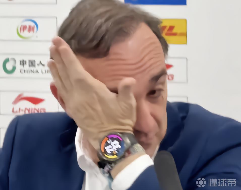 泪洒发布会！乌戈：李晓旭是辽篮传奇，我会想念他在场上的身影