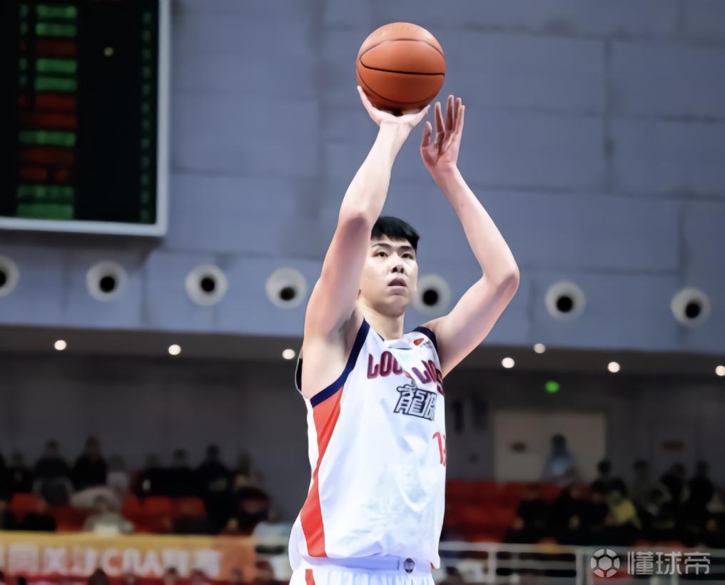 征战NCAA？美记：徐昕吸引多所大学球队关注，下周抵达美国