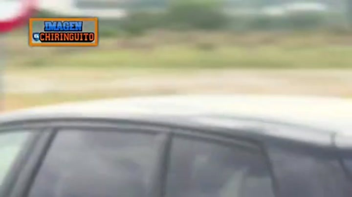 六台：姆巴佩今天驾车抵达训练基地 抵达时依然大笑