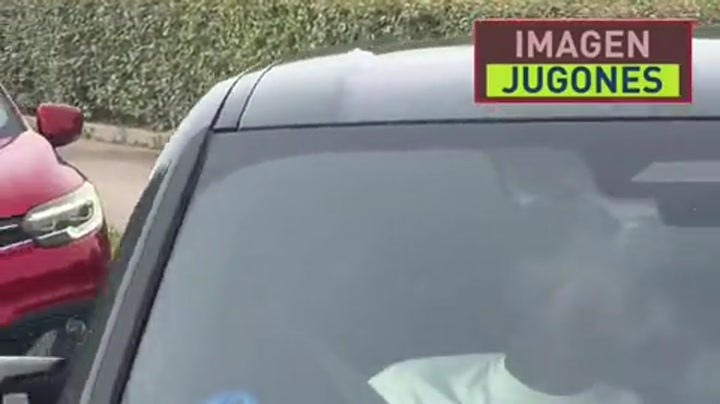 冲突事件过后 琼阿梅尼抵达训练基地表情严肃