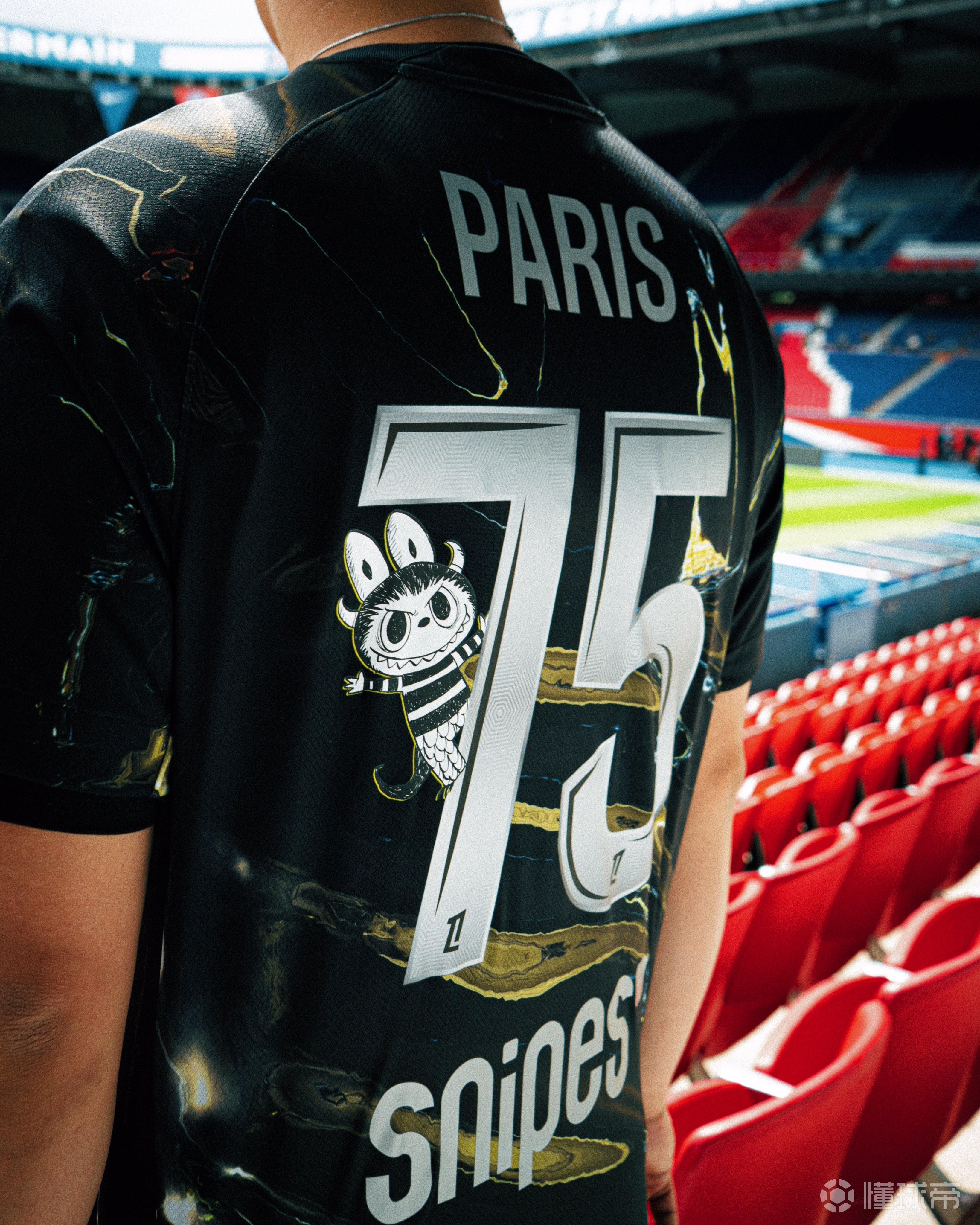 官方：巴黎圣日耳曼将在对朗斯比赛中身穿Labubu联名球衣出战