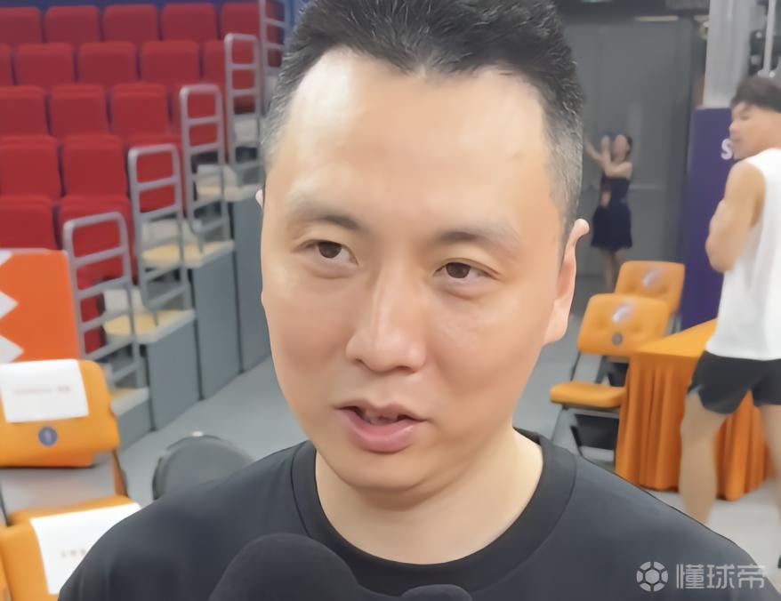 卢伟：北京各个方面都比我们强一点，大家要适应外籍裁判的吹罚