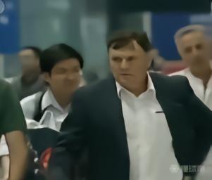 记者：卡马乔曾表示国足想要进世界杯，首先是青少年队进世界大赛