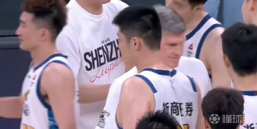 广厦总决赛将与上海争冠，双方四年前季后赛碰面广厦横扫晋级