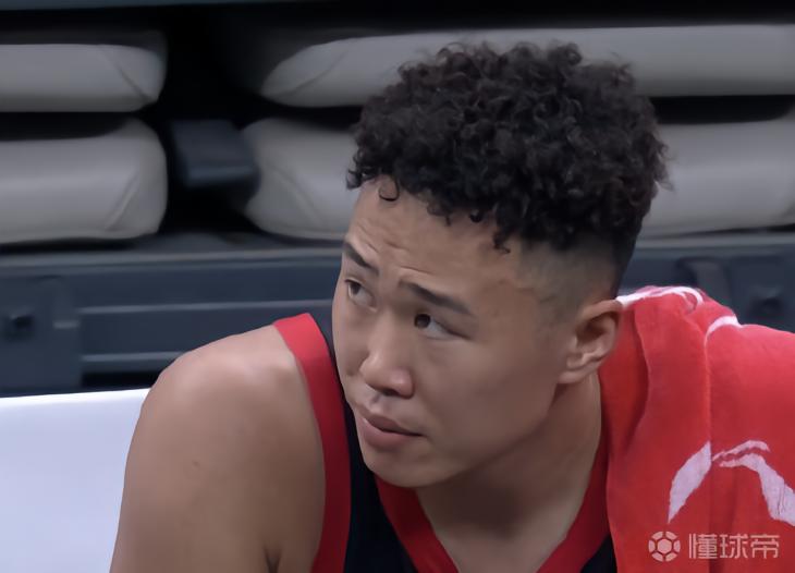媒体人：贺希宁季后赛各项数据都下滑，问题是破解防守能力不足