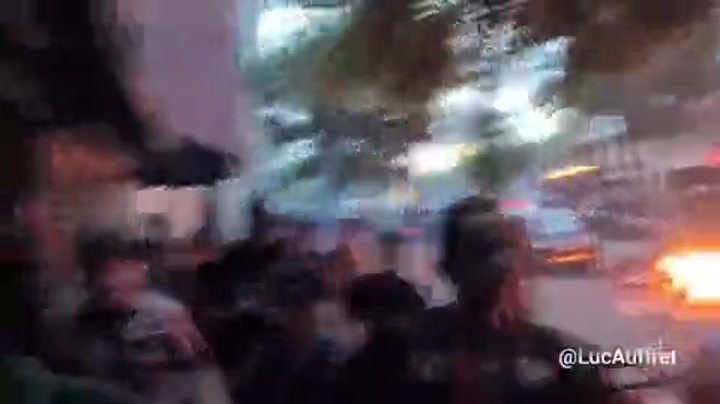 巴黎赢得欧冠冠军后巴黎街头瞬间陷入混乱
