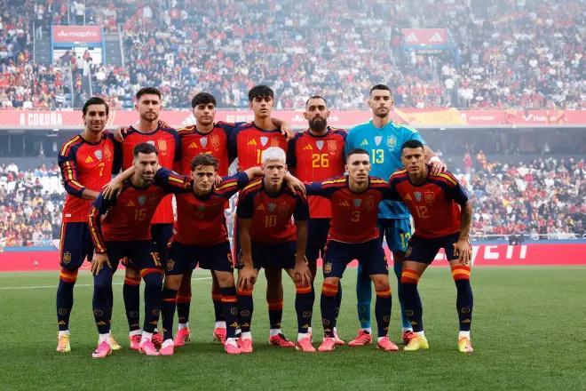 西班牙世界杯首发曝光！9人锁定主力 门将无争议 亚马尔尼科缺席