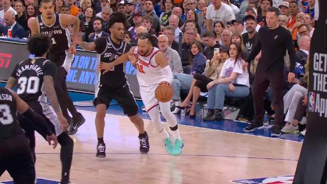NBA总决赛-马刺客胜尼克斯总比分1-2 文班32+8+6