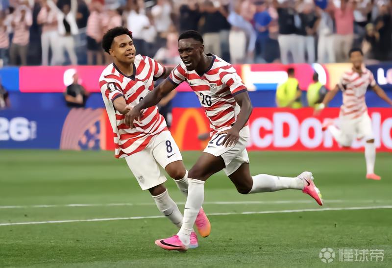 半场：美国3-0巴拉圭，巴洛贡双响，普利希奇助攻，麦肯尼造乌龙