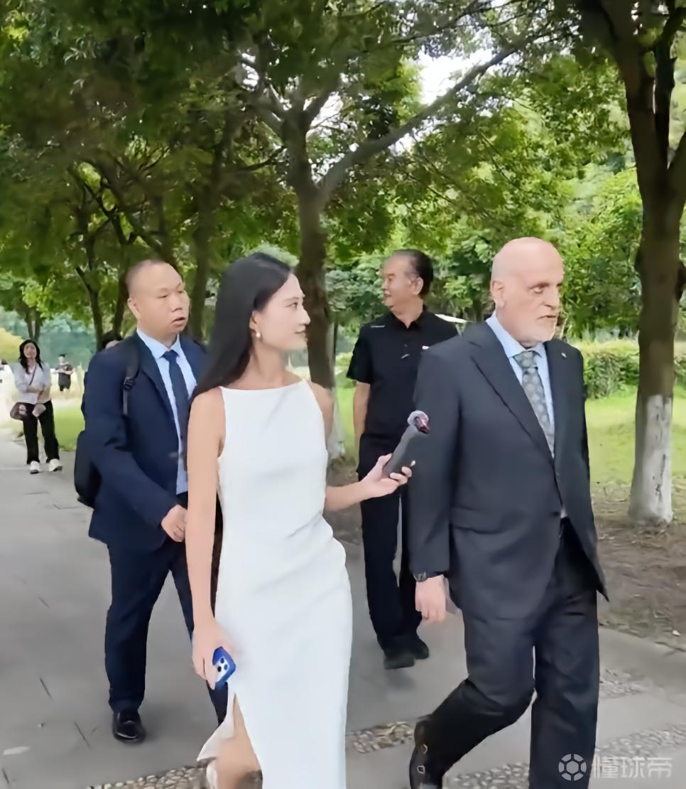 特瓦斯：成都蓉城只有一线队和B队，按欧洲标准远远不够