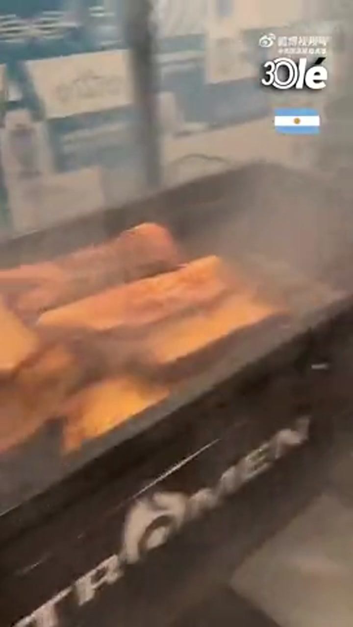 阿根廷队烤肉时遭遇龙卷风！被迫紧急撤离
