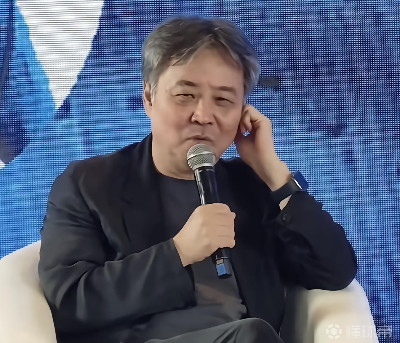作家余华：梅西戴帽吓我一跳；意大利无缘世界杯是学中国队？