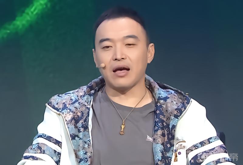 冯潇霆：C罗到了这个年纪状态起伏很正常，对他应该更包容