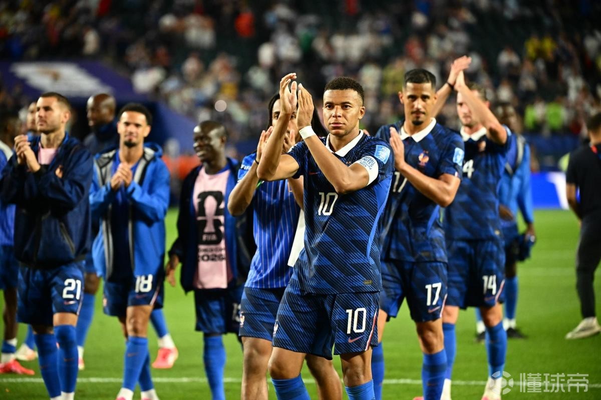 队报：法国3-0胜伊拉克后返波士顿，训练推迟1小时