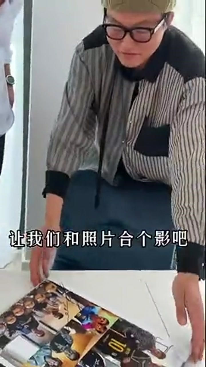 青春都藏在合影里了！王涛晒15年梅西同框纪录