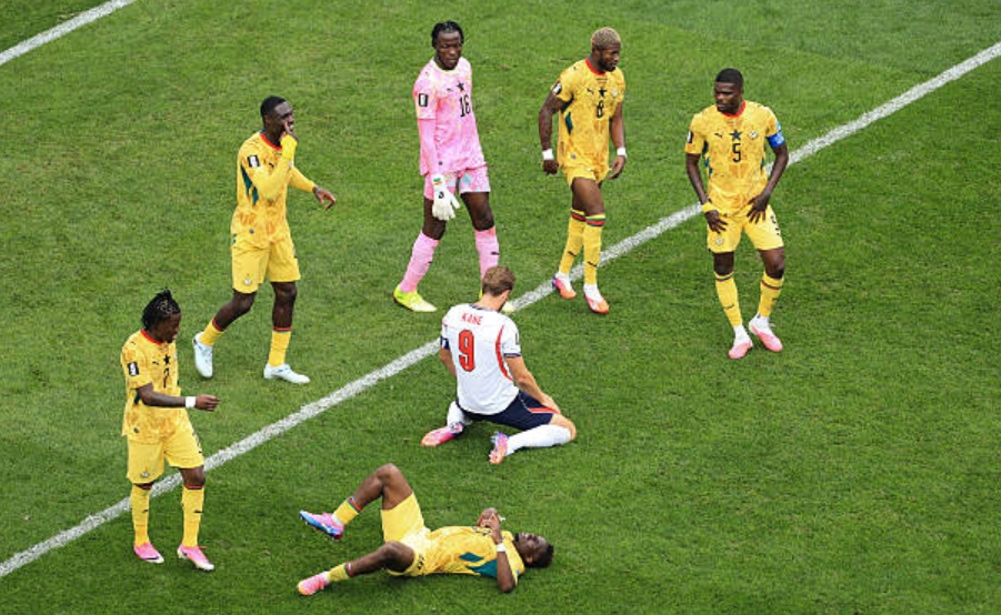 世界杯-英格兰0-0闷平加纳 凯恩错失空门