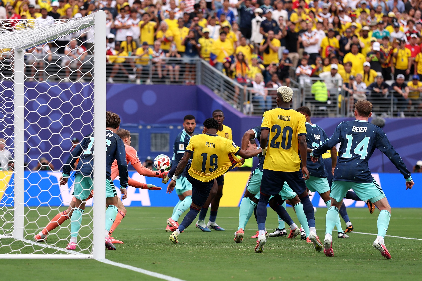 世界杯-厄瓜多尔2-1德国出线 萨内破门普拉塔制胜