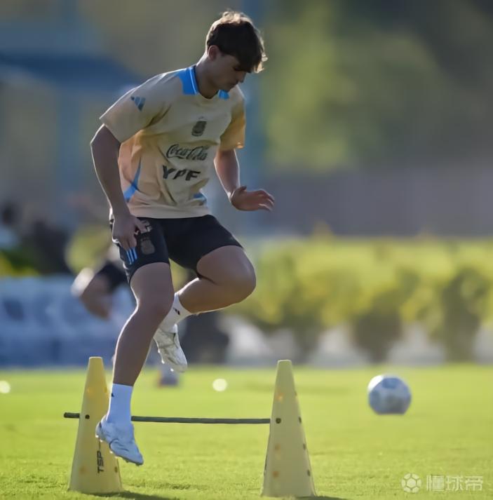 迪马：由于财政限制等因素，科莫无意按皇马的要价对帕斯报价