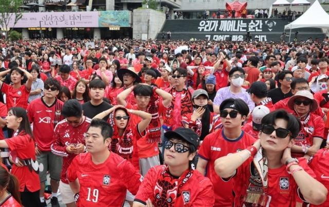 韩国确定无缘淘汰赛！重演巴西世界杯惨案，天津泰达名宿被炮轰