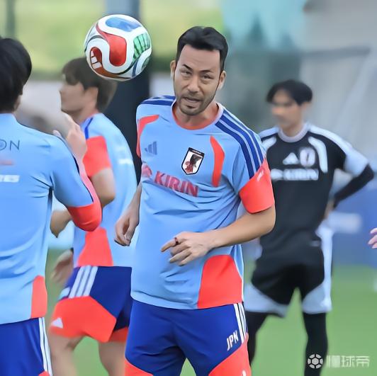 吉田麻也：能和全力以赴的巴西打成这样，日本毫无疑问更强了