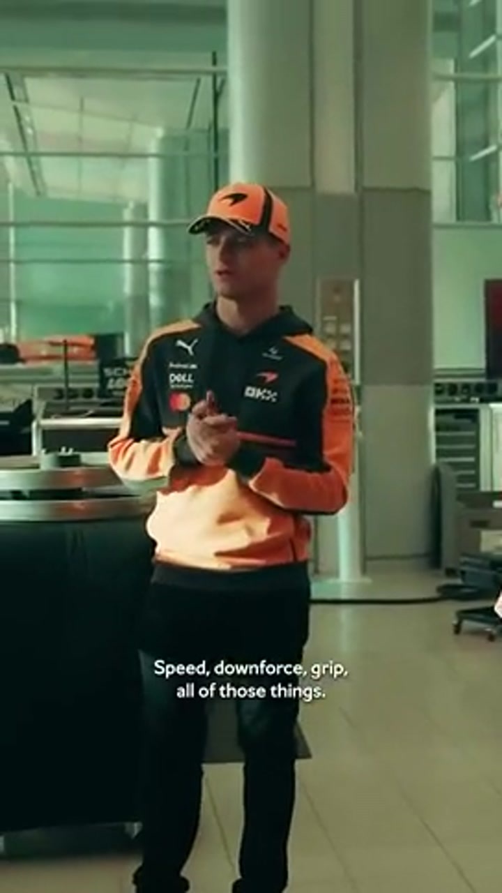 赖斯造访迈凯伦车队，与F1车手诺里斯互动