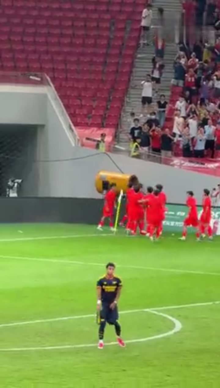 实拍程晟涵头球补射破门 读秒绝杀阿森纳U17