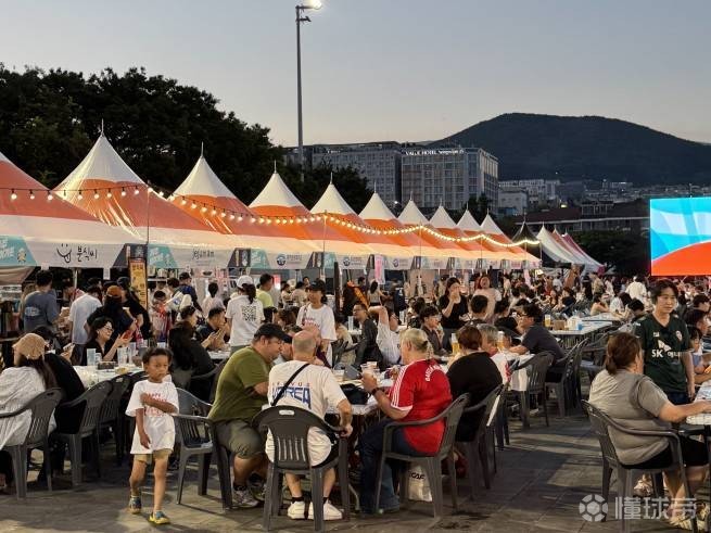 韩媒：拜仁vs济州比赛场地外将开设“啤酒花园”观赛区