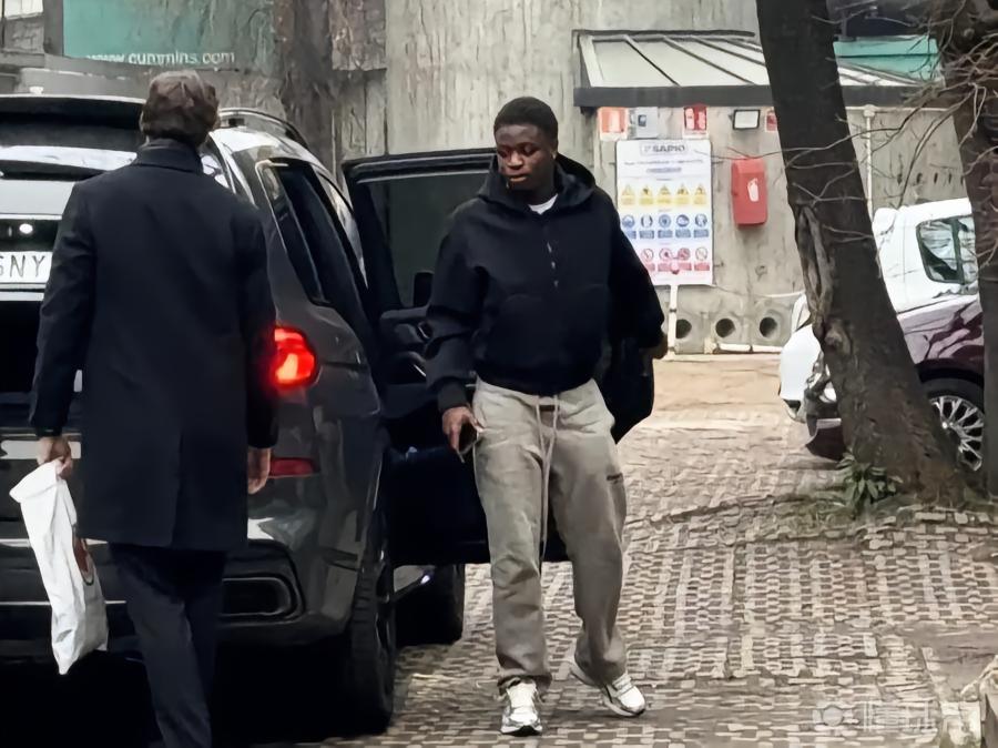 意媒：米兰与都灵商讨外租西塞，正评估是否加入买断条款