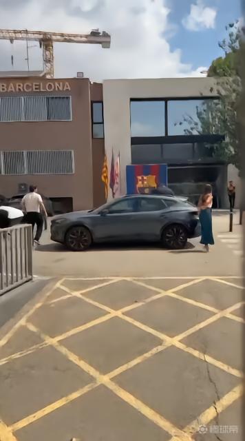 每体：罗德里抵达诺坎普，将与巴萨签约