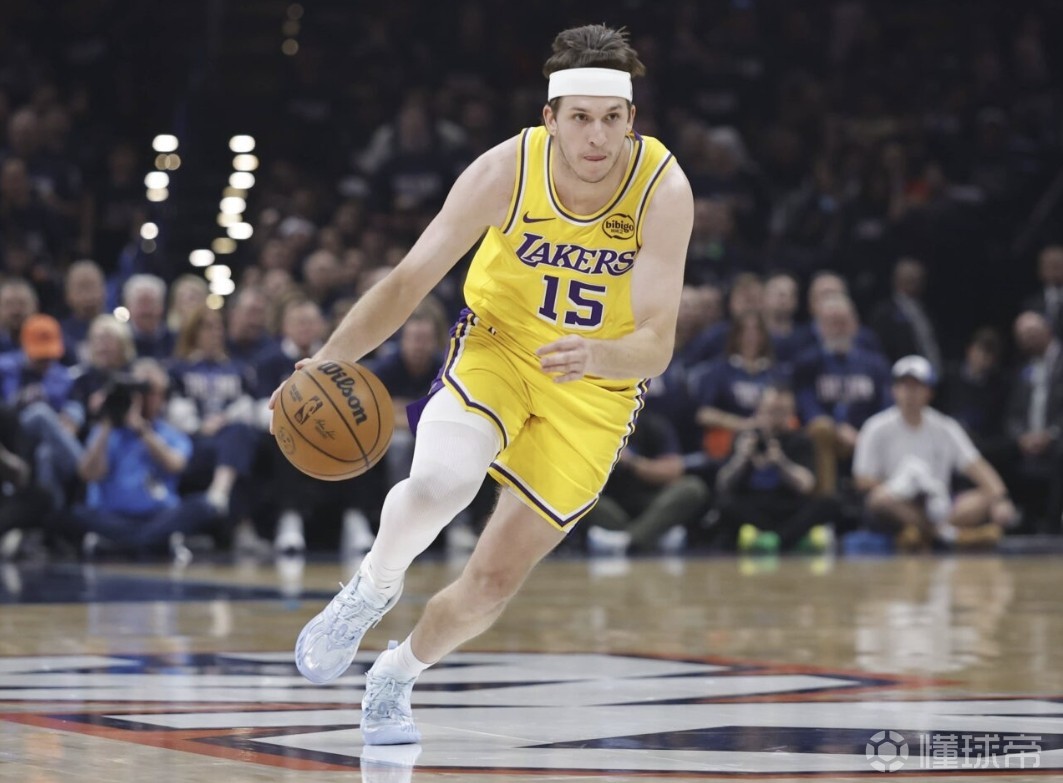里夫斯：NBA中打高尔夫前三是我、库里和基斯珀特，湖人第二是布朗尼