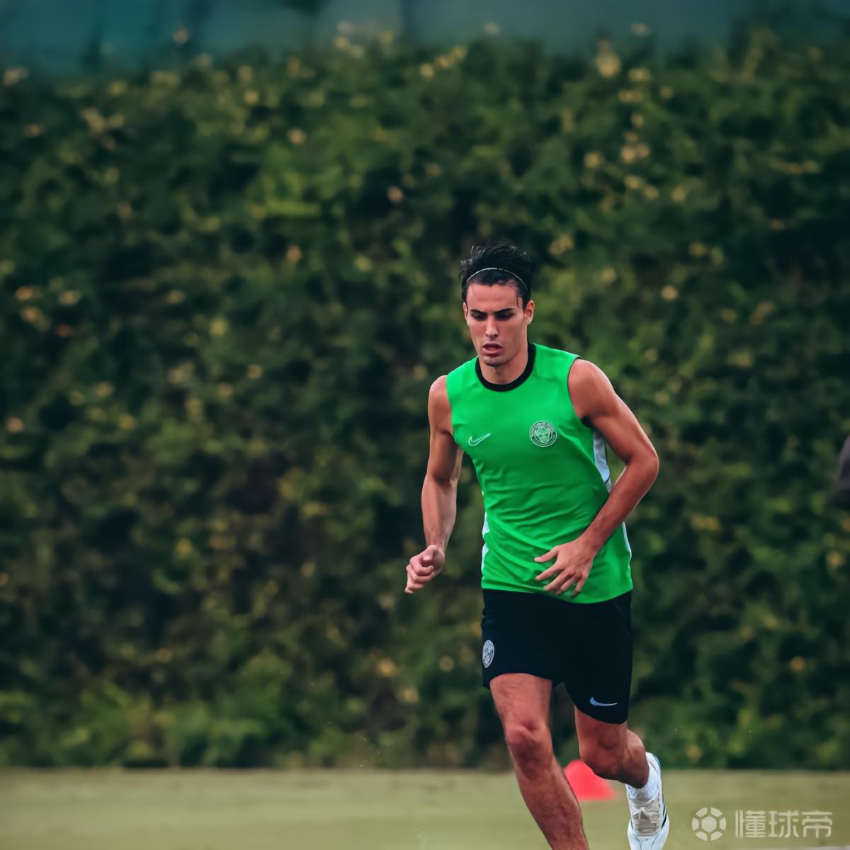 小雷东多：对阵巴萨要扬长避短，没有完全克制他们的办法
