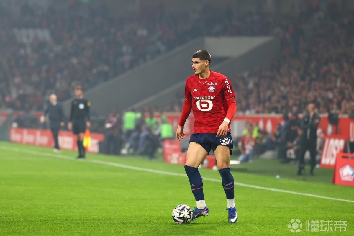 队报：纽卡4000万欧报价帕尔多，球员仍想离开里尔
